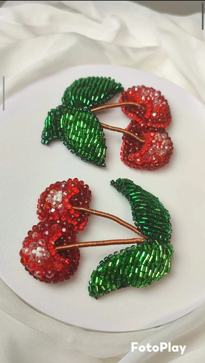 Broșe handmade cireșe